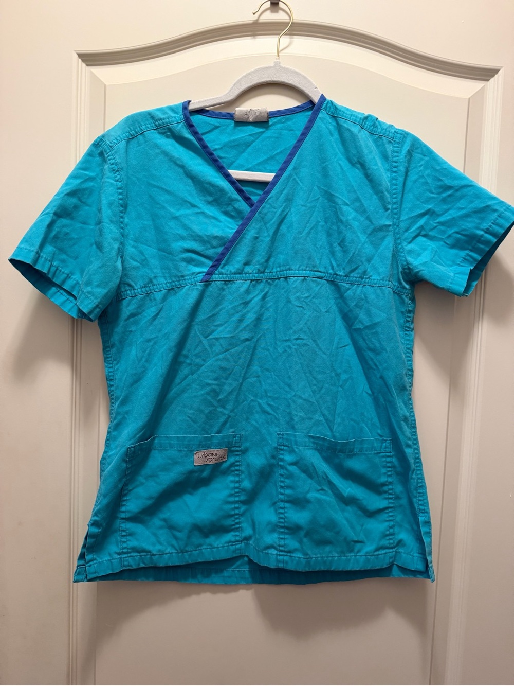 Urbane Bright Turquoise V-Neck Medical Scrub Set! - Picture 2 of 15